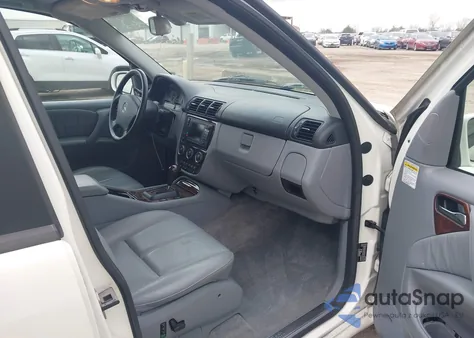 2005 Mercedes-Benz Ml 500 4Matic из США, поврежденный, VIN 4JGAB75E75A527879